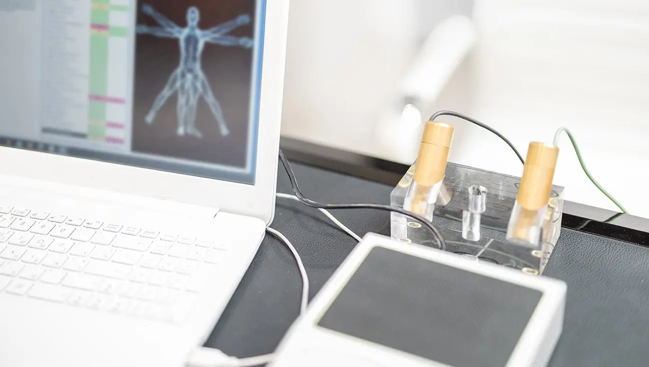 Bioresonance device and analysis screen